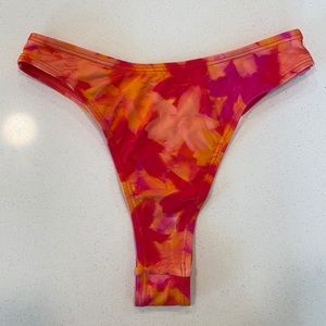 437 The Aria Bottoms -Flora